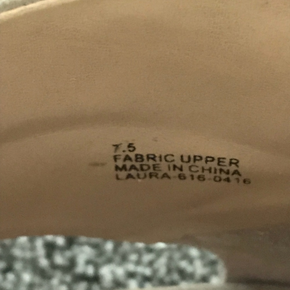 Light tan cuffed-ankle wedge sandal - Picture 5 of 7